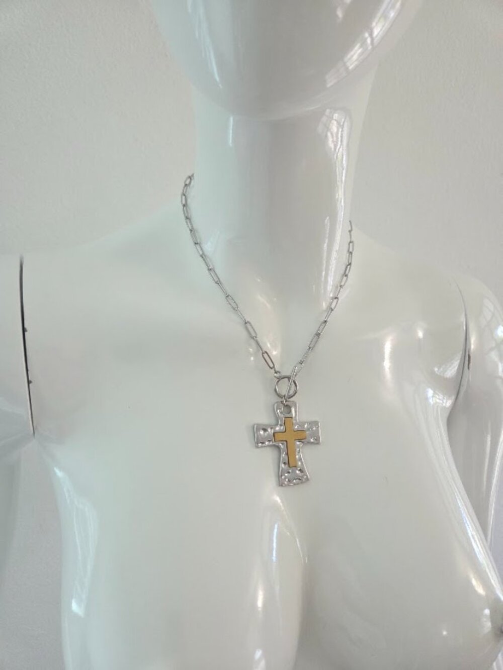 Two Tone Hammered Silver Gold Cross Pendant Paperclip Chain Toggle Necklace - Picture 12 of 15